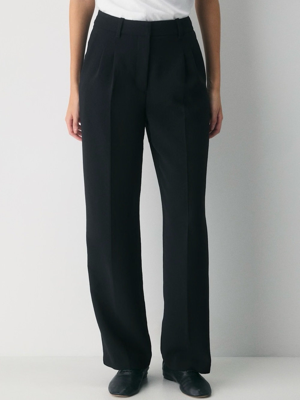 Wilfred Aritzia Black Effortless Pants - Picture 2 of 14